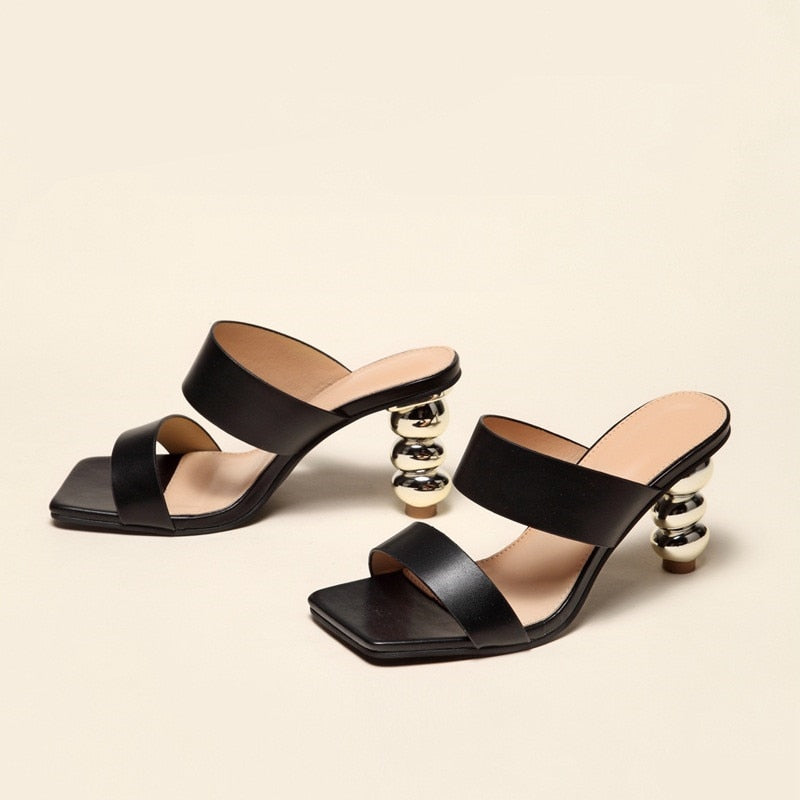 Isla Couture - Elegant sandals with heel and square toe