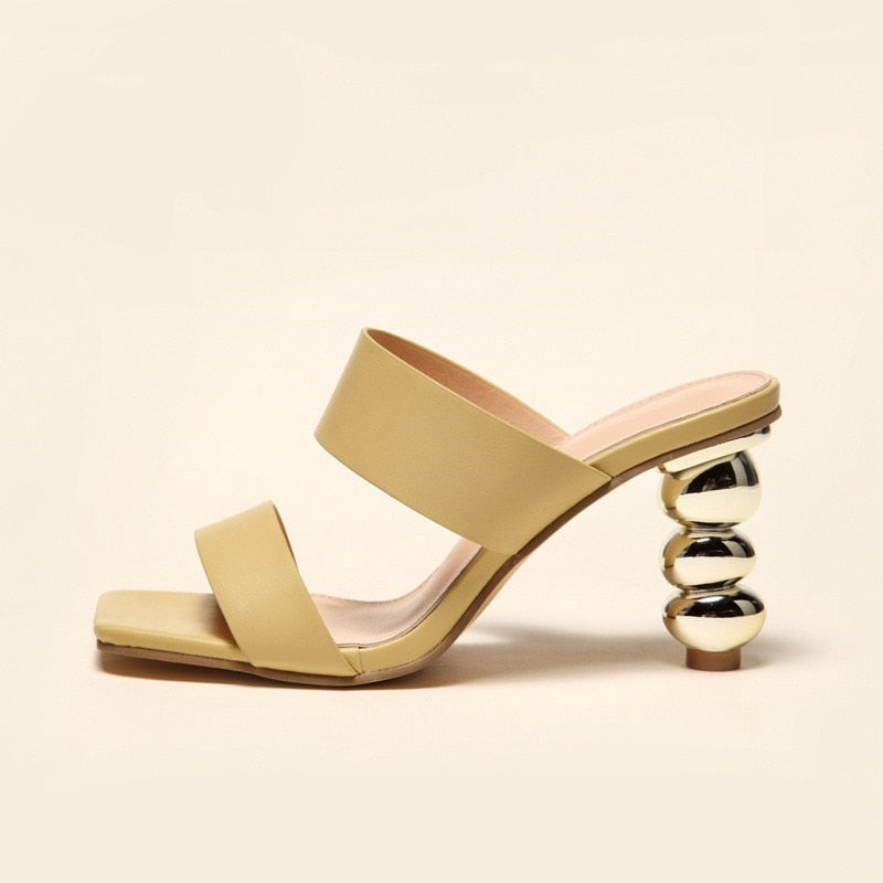 Isla Couture - Elegant sandals with heel and square toe