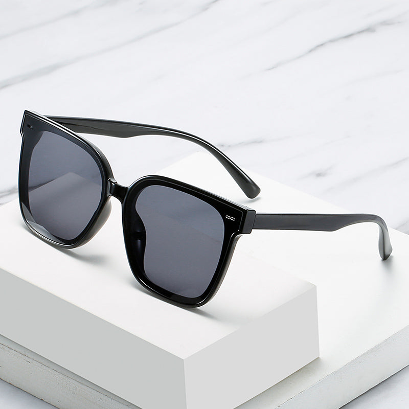 Retro Classic Oversized Square Rivets Cat Eye Women Sunglasses